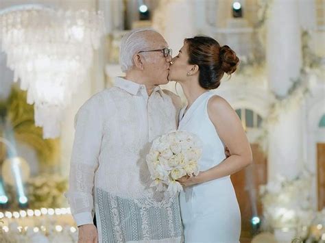 hermilando mandanas|Batangas governor Mandanas, 80, weds lawyer, 32.